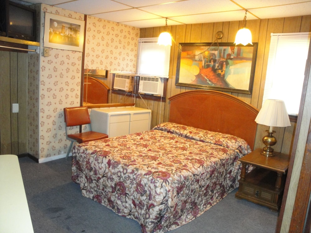 Standard Room, 1 Queen Bed photo 1