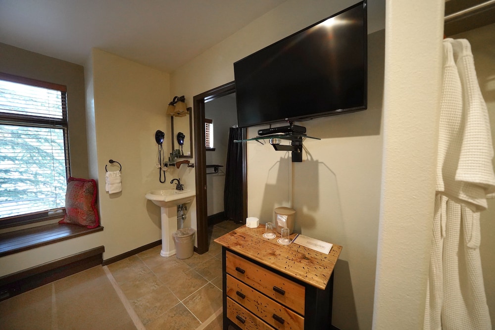 Standard Room, 2 Bedrooms, Mountainside photo 2