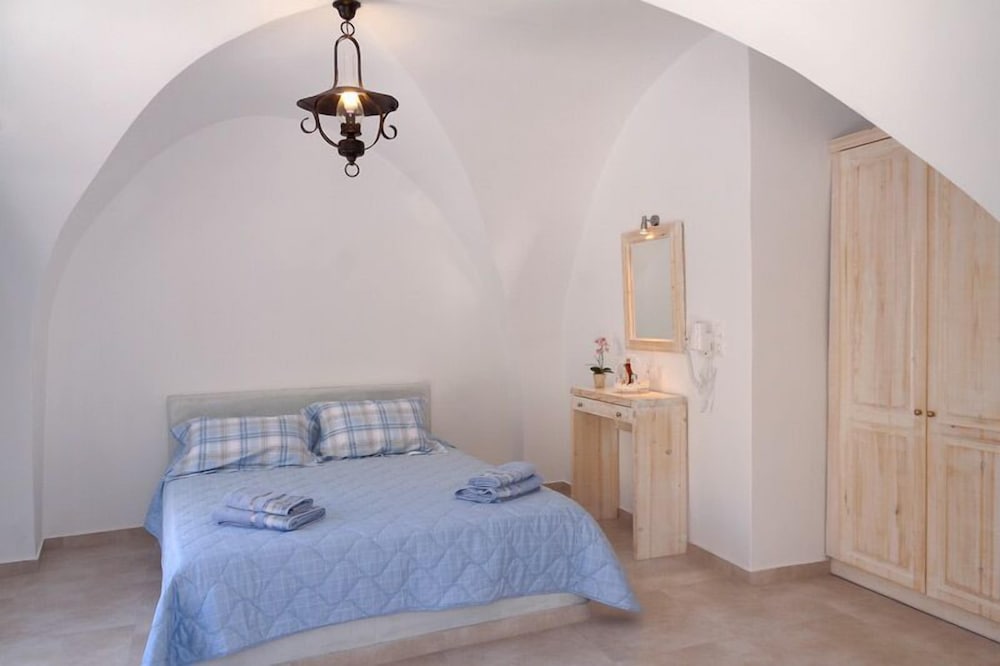 Double Room (Cave Lino)