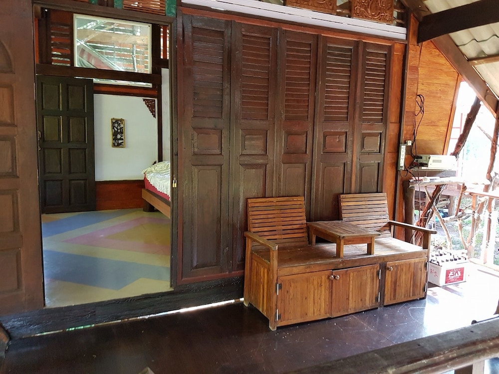 Basic Bungalow photo 1