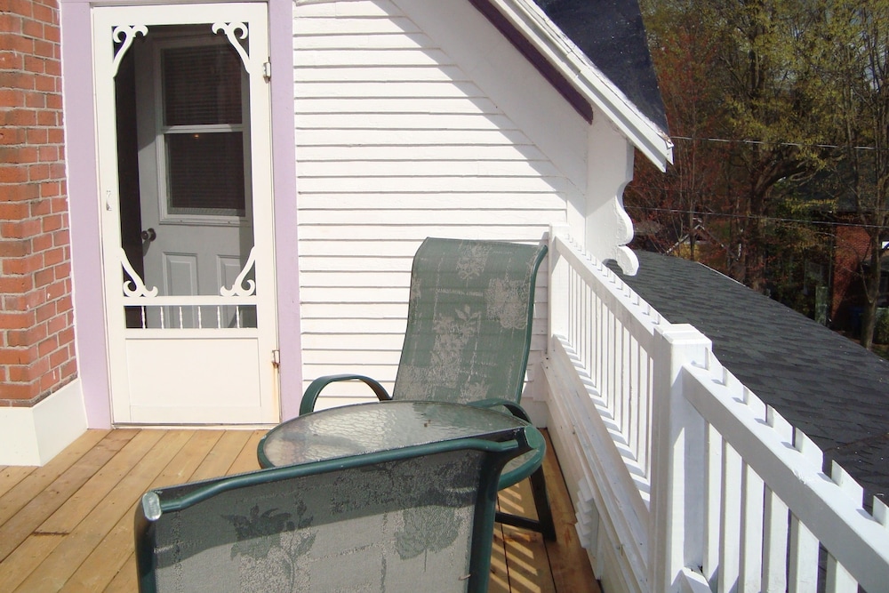 Classic Room, 1 Queen Bed, Terrace (Victoria) photo 3