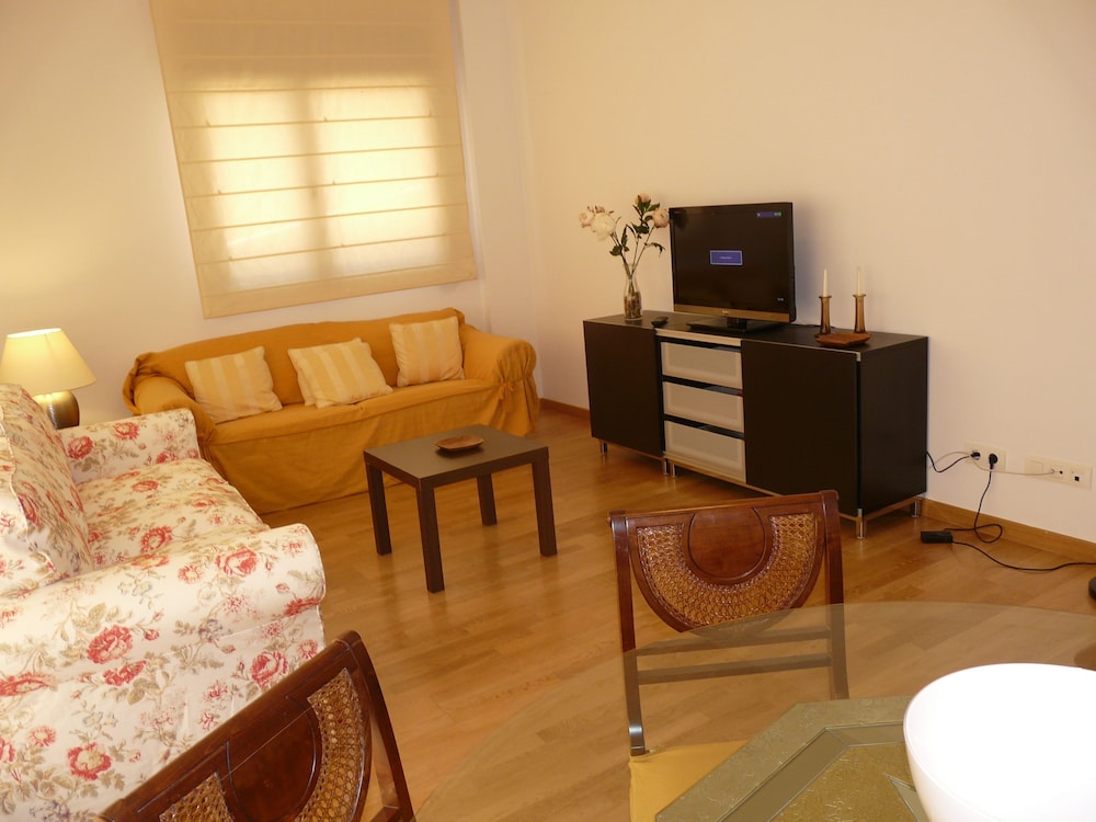 Apartment, 3 Bedrooms, Terrace photo 3