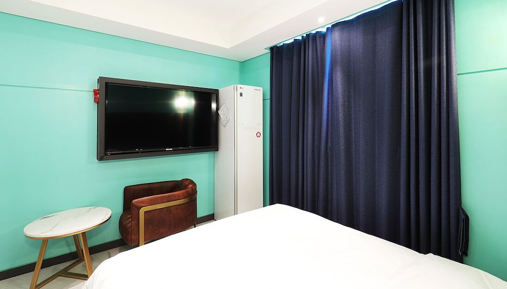 Deluxe Room - Photo 2