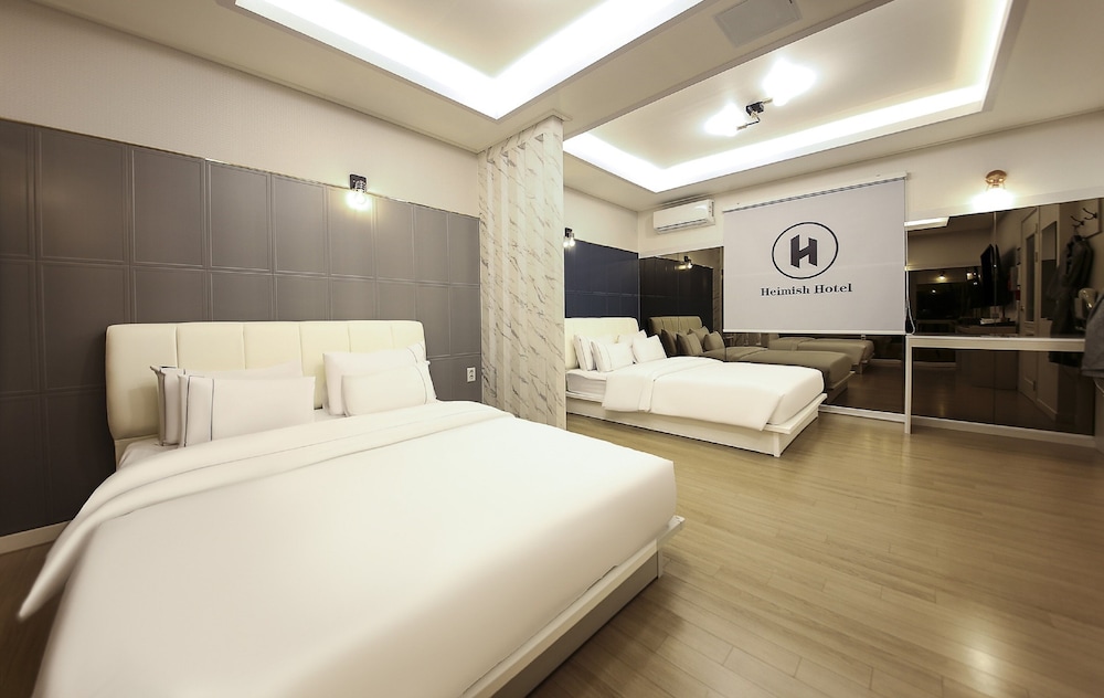 Premium Twin Room photo 2