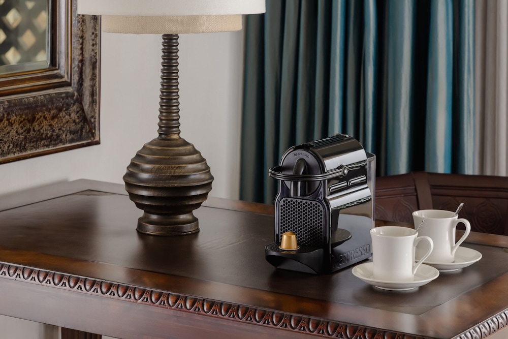 Deluxe Room, 1 King Bed, Pool View - Photo 4