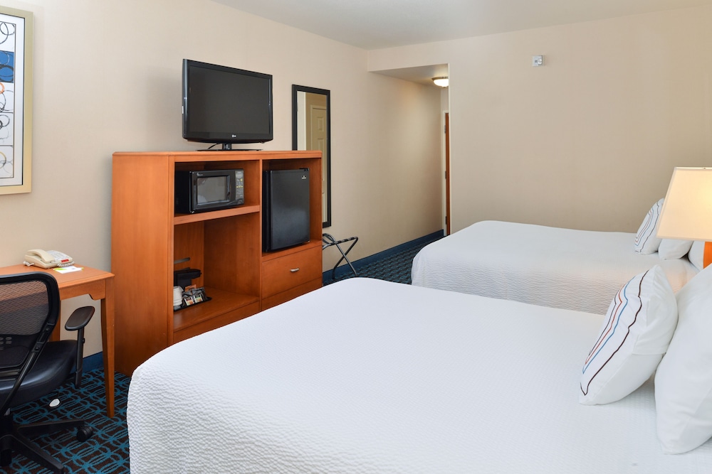 Room, 2 Queen Beds - Photo 3