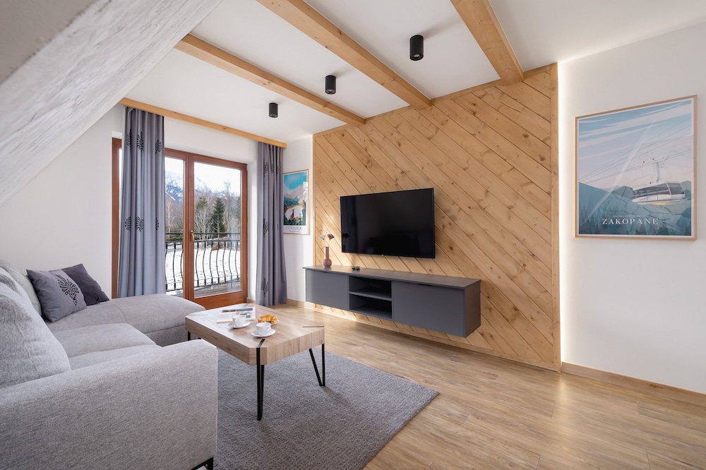 Apartment, 1 Bedroom, Balcony, Mountain View