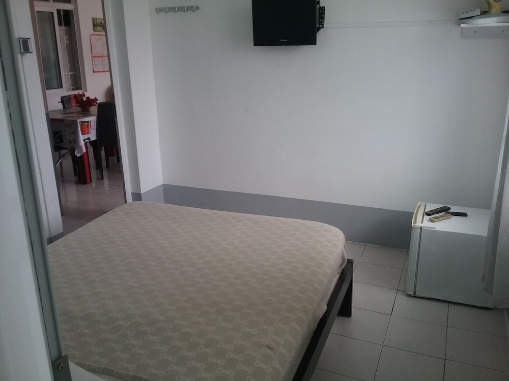 Family Triple Room, Multiple Beds, Non Smoking, Refrigerator & Microwave photo 2