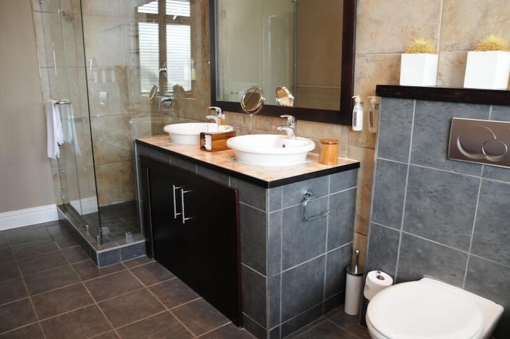 Executive Room - Photo 3