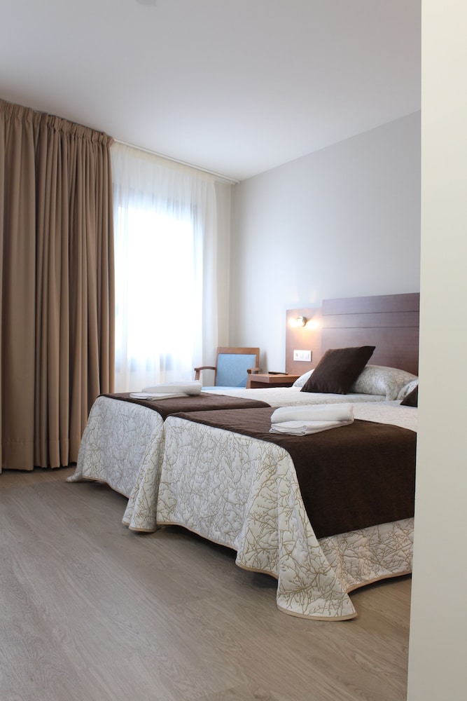 Twin Room - Photo 4