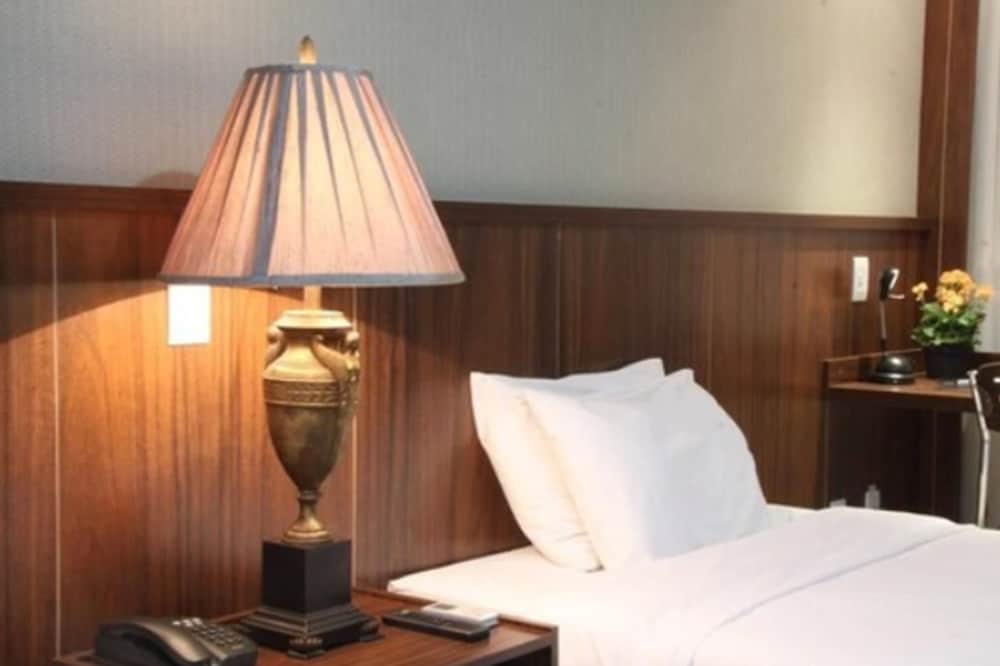 Deluxe Twin Room, 2 Twin Beds - Photo 1