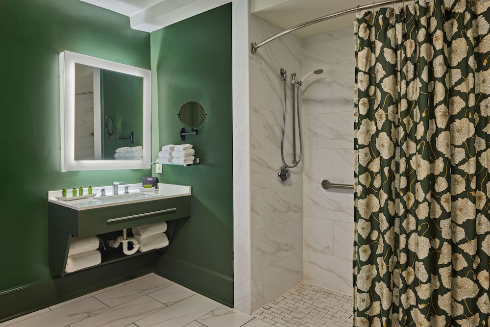 Room, 2 Queen Beds, Accessible (Roll In Shower) - Photo 4