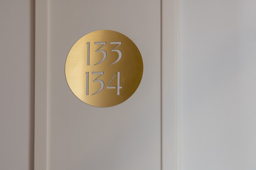Connecting rooms