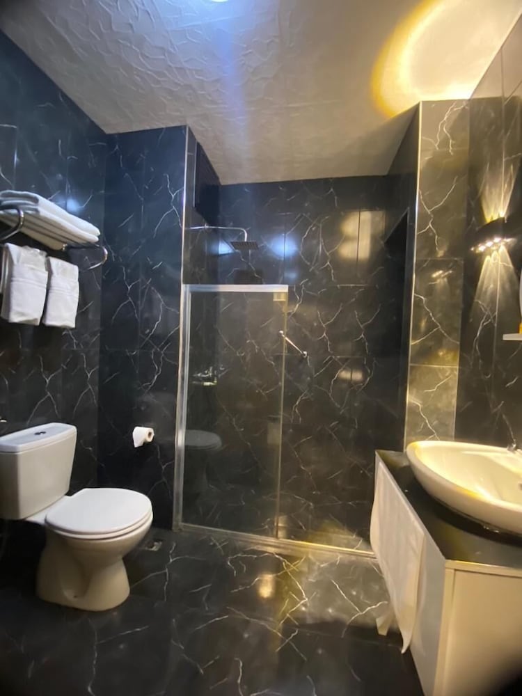 Deluxe Double Room - Photo 10