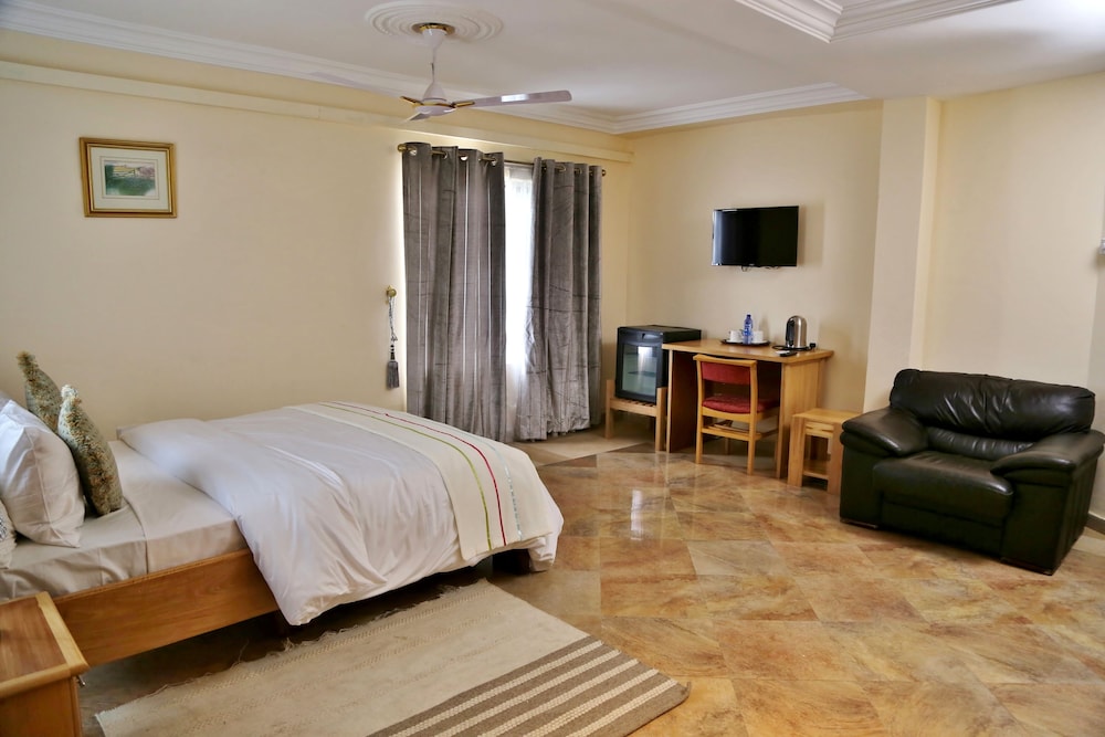 Executive Triple Room, 1 King Bed, Ensuite, Garden View photo 1