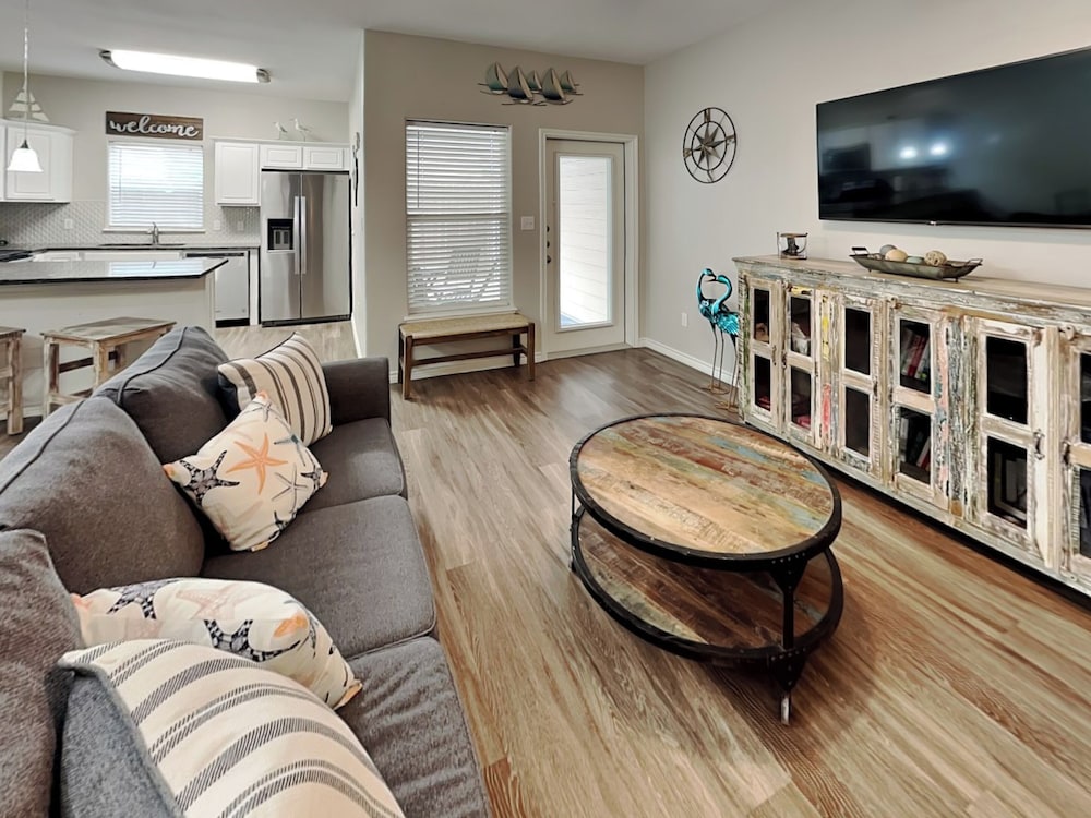 Condo (3 Bedrooms)