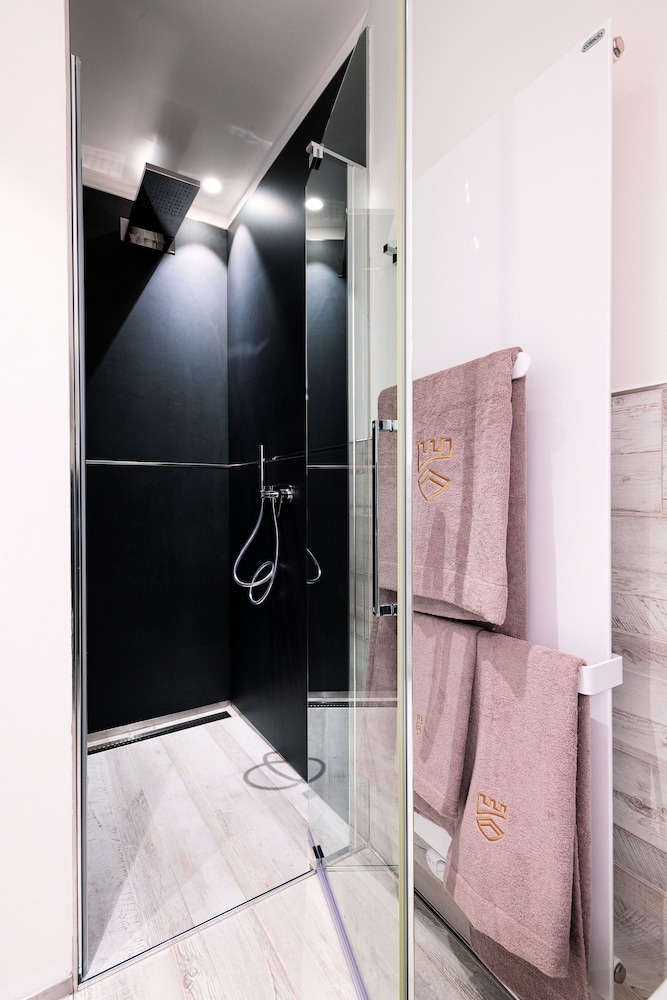 Luxury Condo photo 3