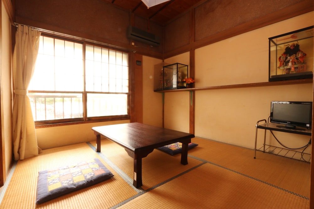 Japanese Style Room for 3 Guests photo 2