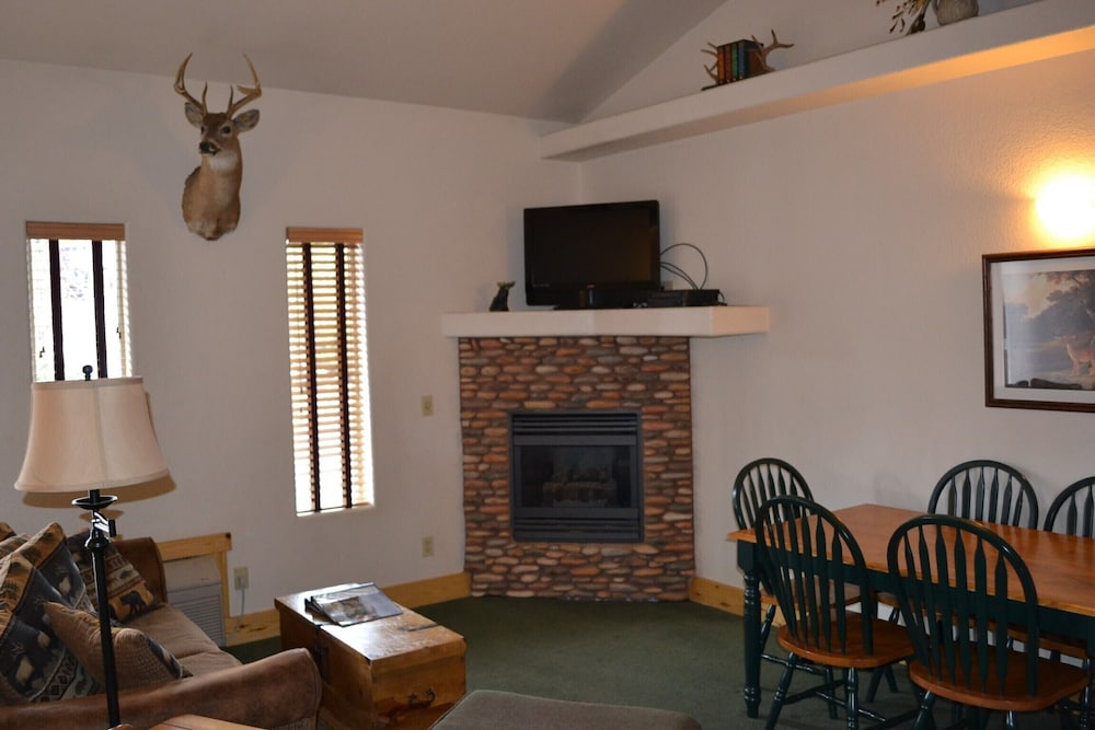 Premium Suite, Ensuite (2 Bedroom Deer Suite) No Pets