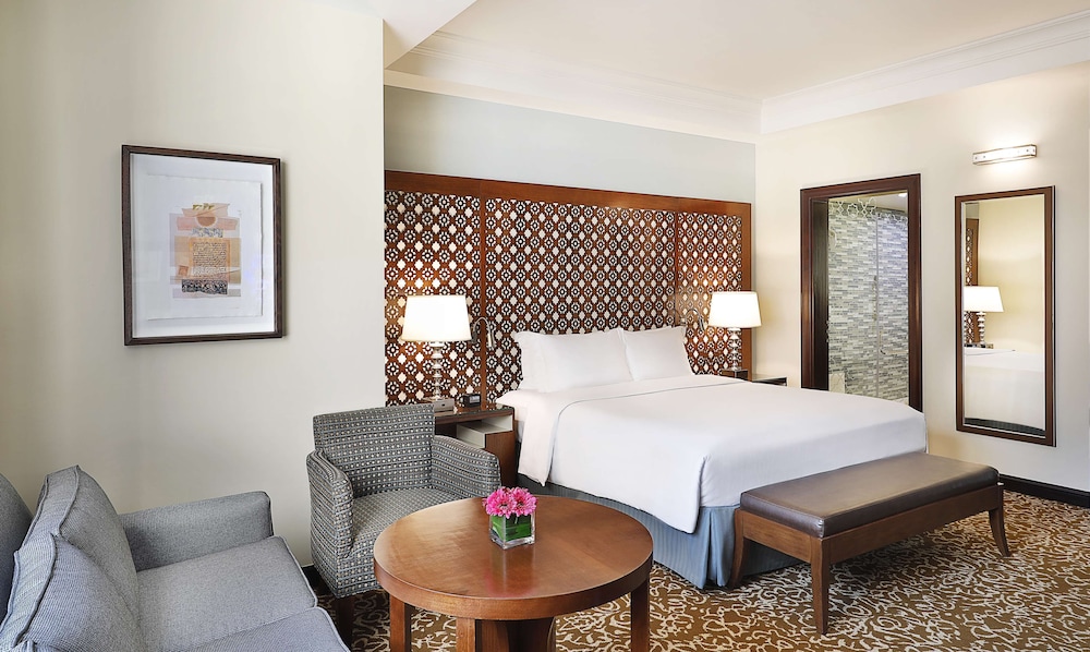 Suite, 2 Bedrooms, Accessible thumbnail 6