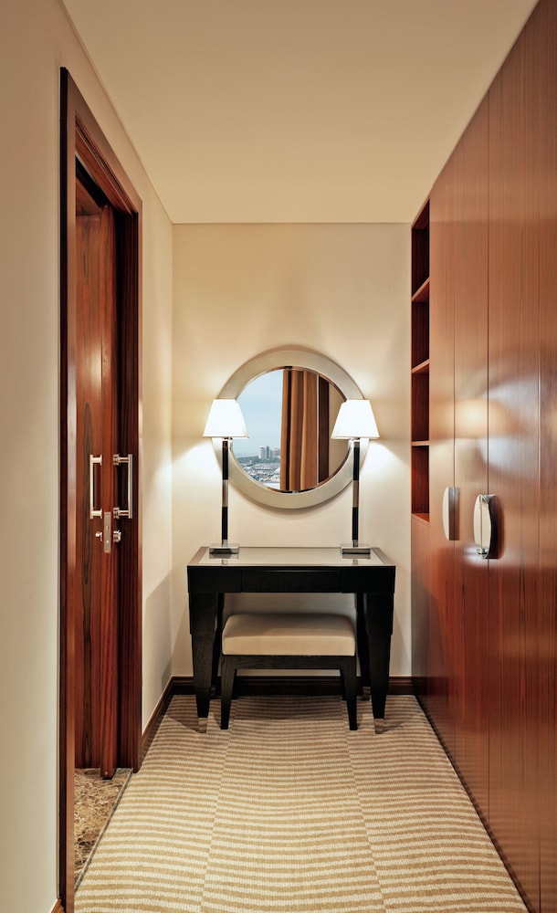 Premier Suite, 1 Double Bed thumbnail 5