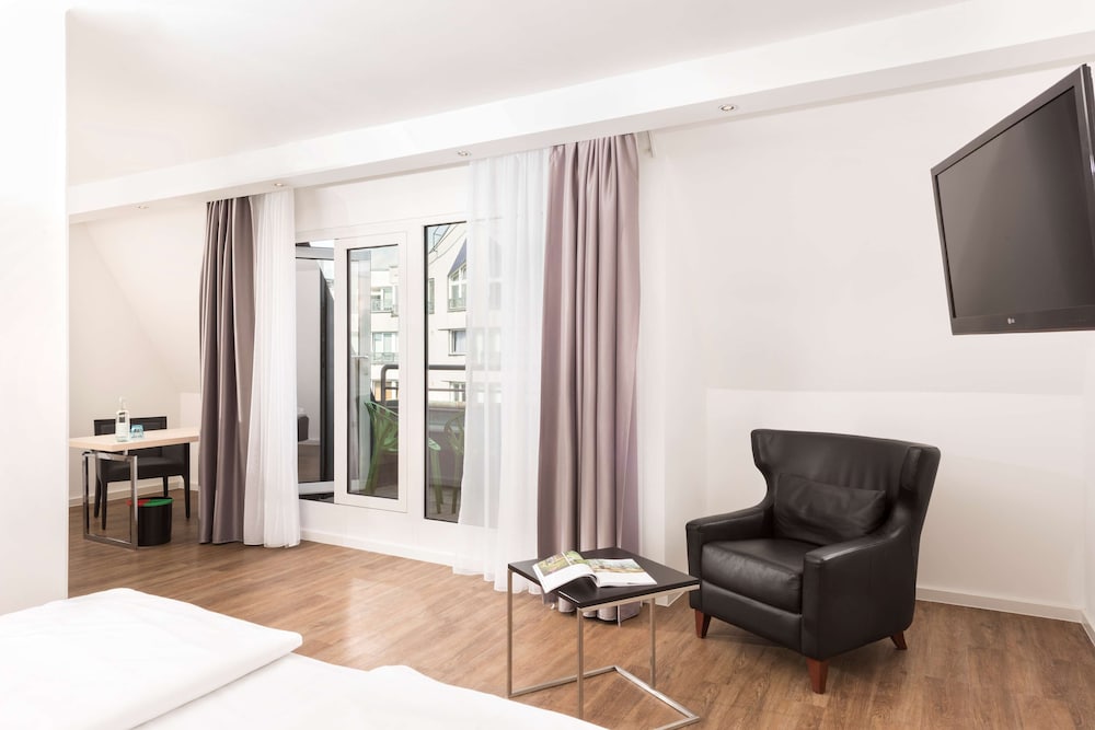Superior Room, Balcony - Photo 10