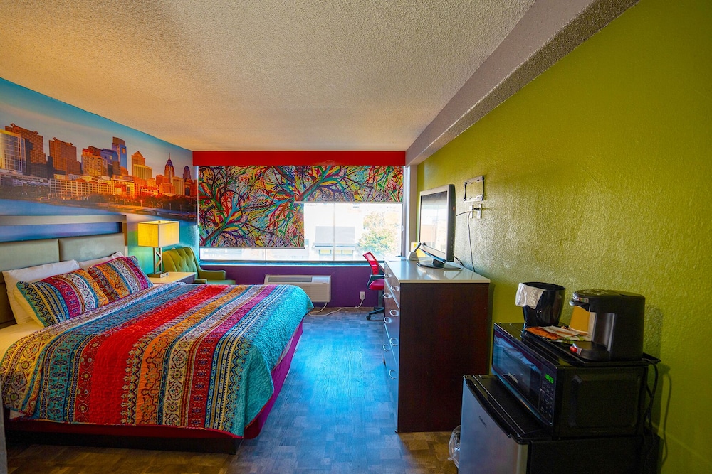 One King Bed photo 3