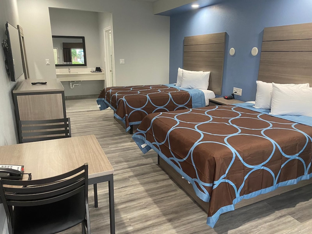 Standard Double Room, 2 Queen Beds