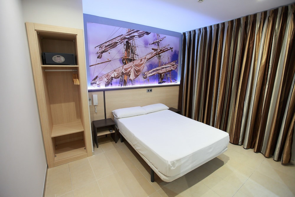 Single Room photo 3