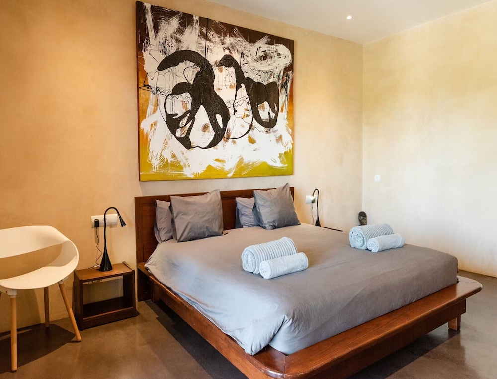 Villa photo 2