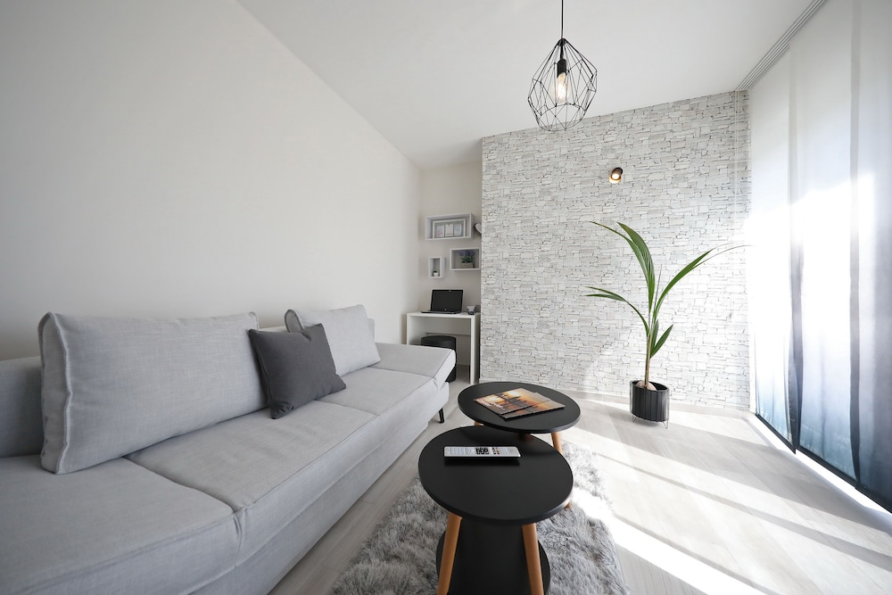 Luxury One Bedroom with Terrace Ground Floor photo 2