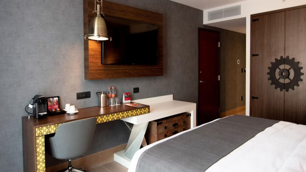 Standard Room, 1 King Bed, Ocean View