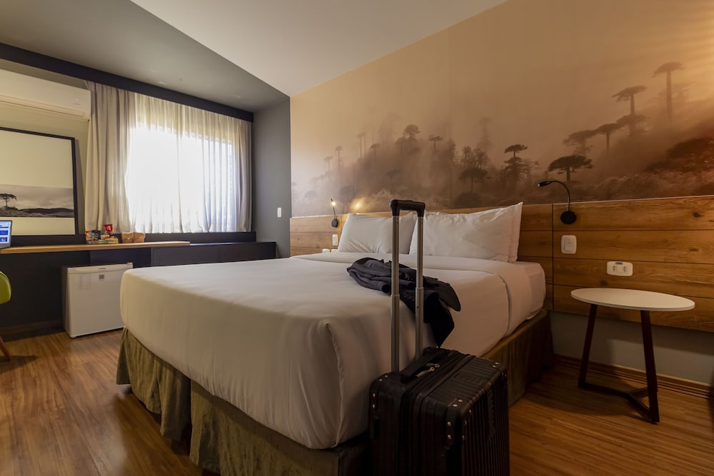 Deluxe Room, 1 Queen Bed - Photo 3
