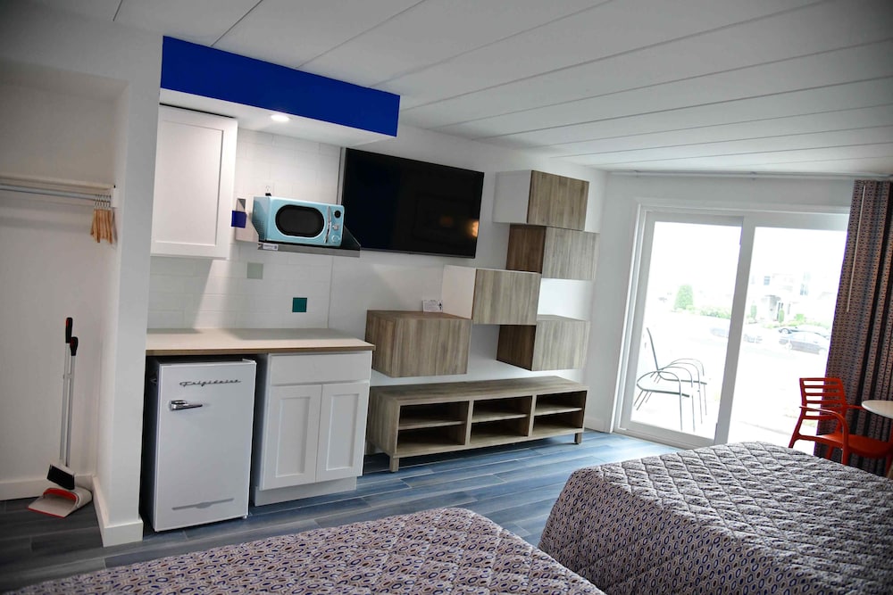 Standard Room, 2 Double Beds (Land View)