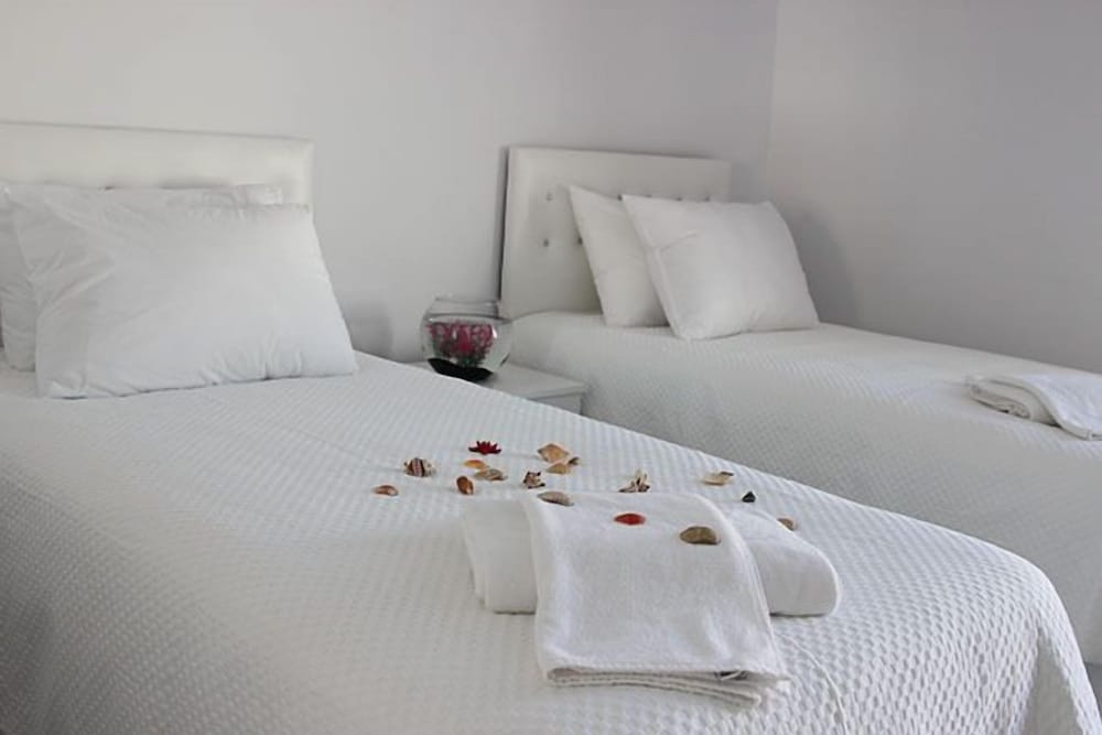 Studio, 3 Twin Beds photo 2