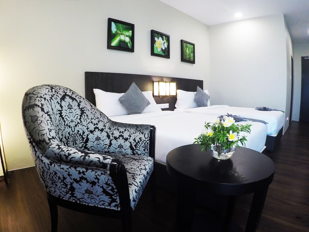 Superior Twin Room, Non Smoking photo 3