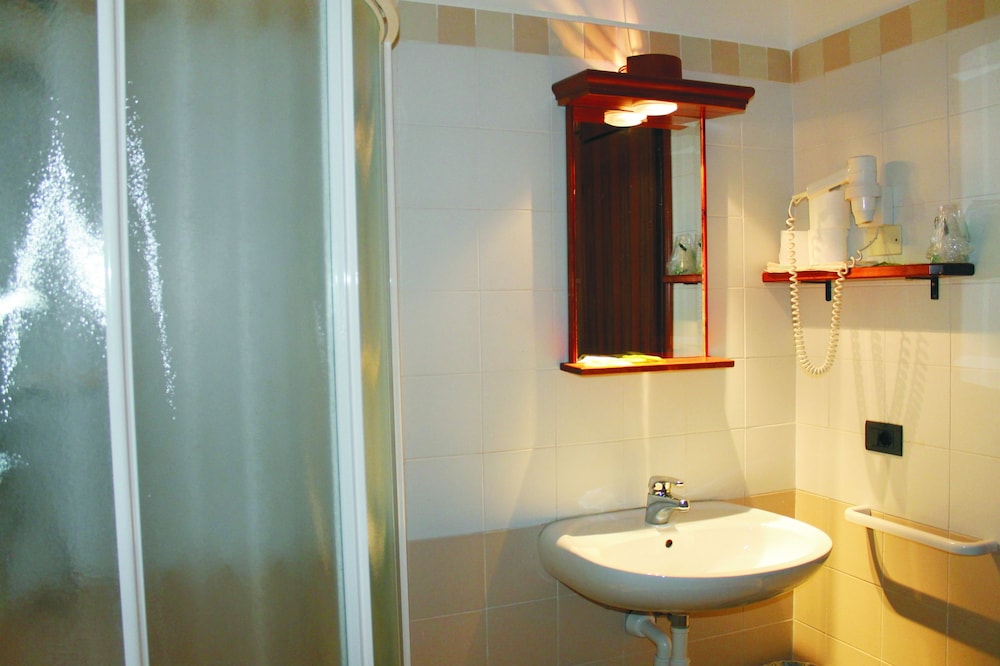 Quadruple Room photo 3