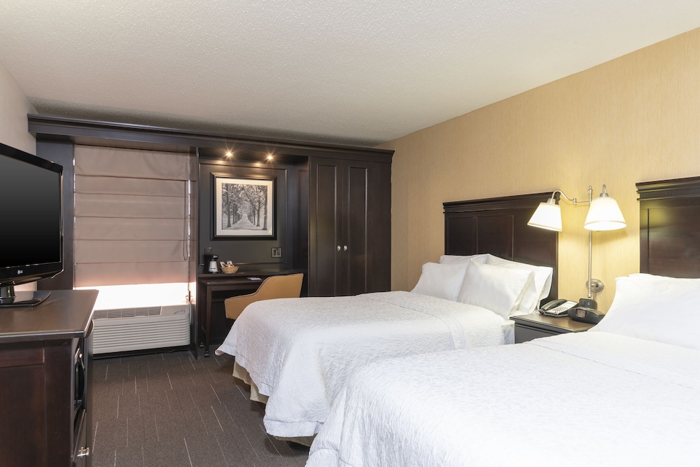 Two Double Beds Accessible - Photo 2