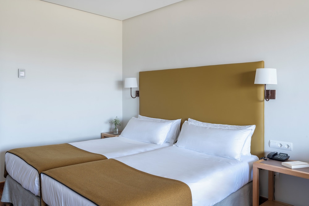 Superior Twin Room, 2 Twin Beds - Photo 7