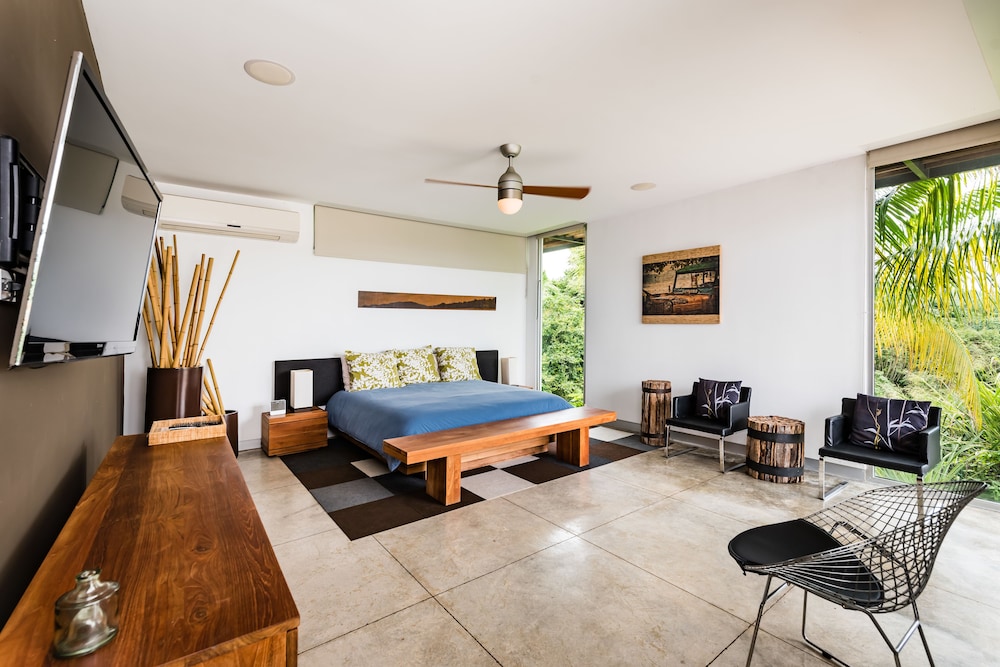 Luxury House, Multiple Beds, Non Smoking, Ocean View photo 1