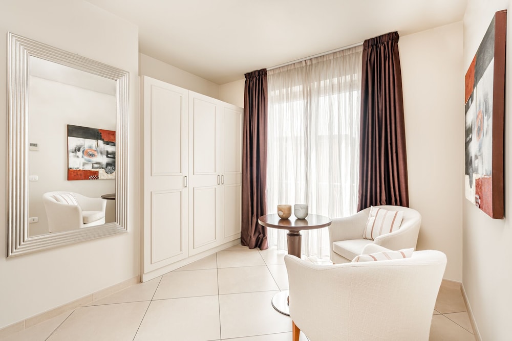 Standard Double Room photo 3