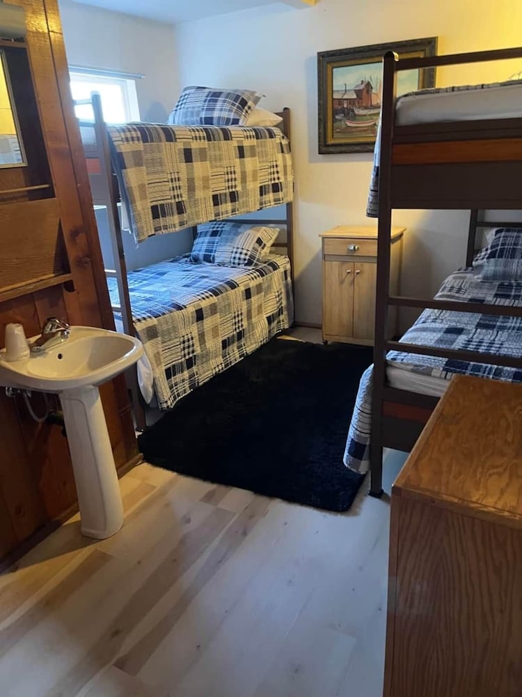 Basic Cabin, Multiple Beds, Non Smoking, Kitchen photo 1