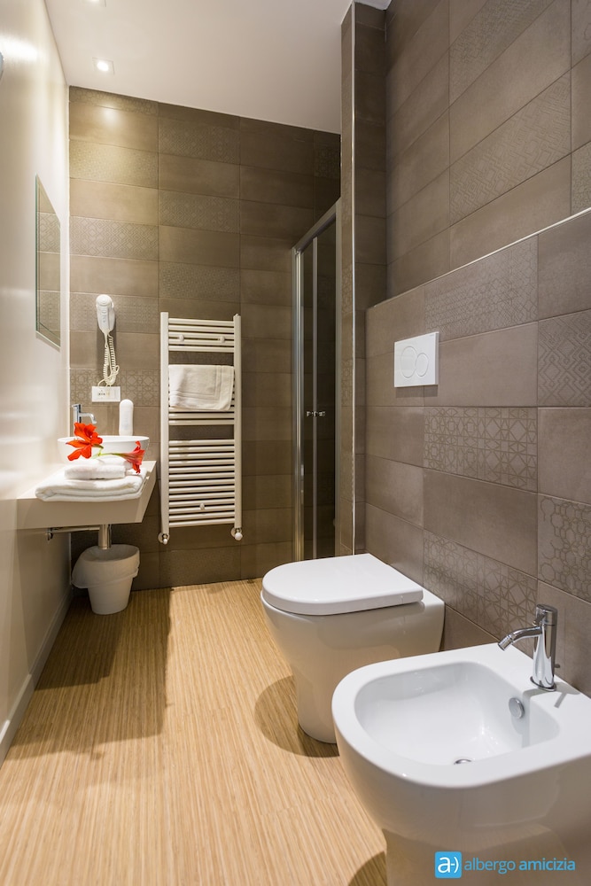 Double Room - Photo 5