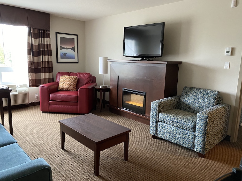 Suite, 1 King Bed, Non Smoking, Jetted Tub - Photo 6