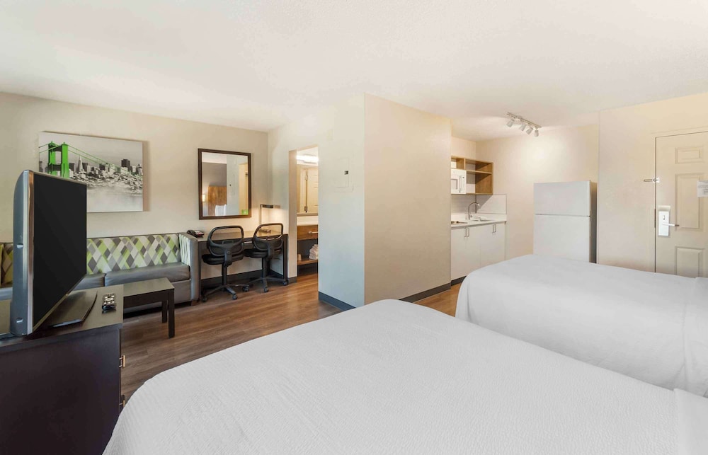 Deluxe Studio, Multiple Beds, Non Smoking photo 3