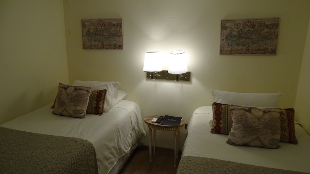 Junior Suite, 2 Twin Beds photo 3
