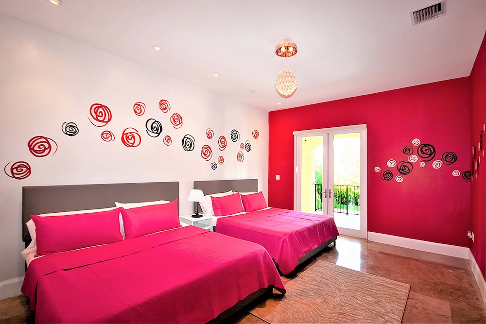 Luxury Villa, Private Pool, Garden View