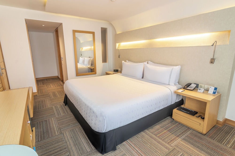 Superior Room, 1 King Bed - Photo 2