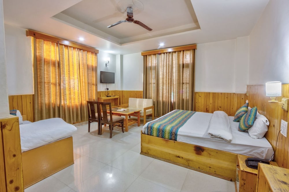 Deluxe Triple Room, Balcony, Mountain View