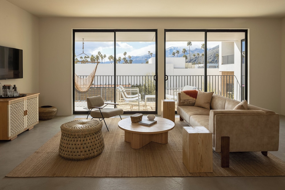 Deluxe Suite, 4 Bedrooms
